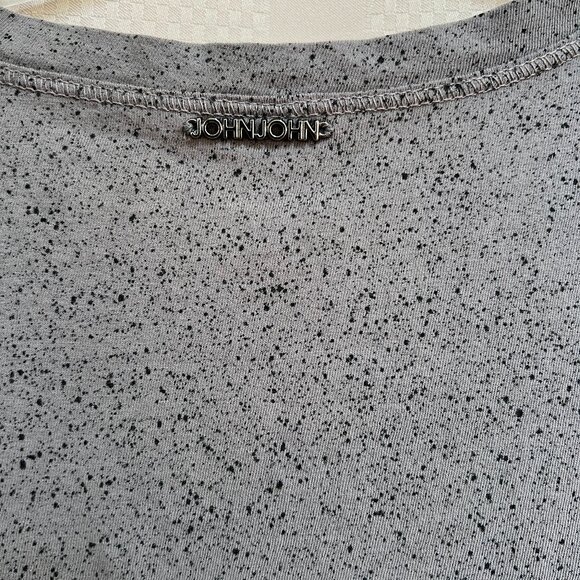 JOHN JOHN Unisex Sleeveless Distressed Jeweled T Shirt Top Gray Sz M NWT - Picture 3 of 16